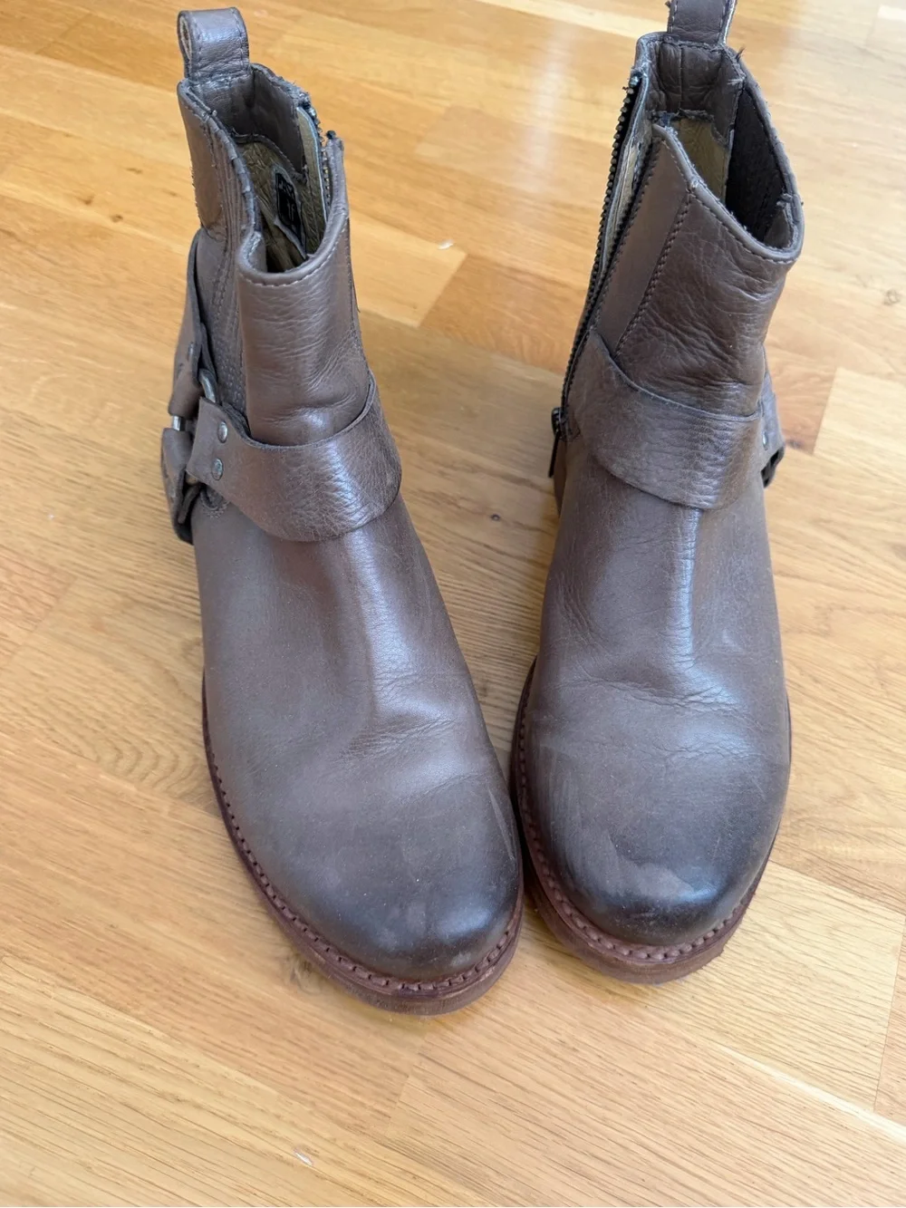 Frye Veronica Harness Chelsea Ankle Boots Womens Size 9 Leather Moto